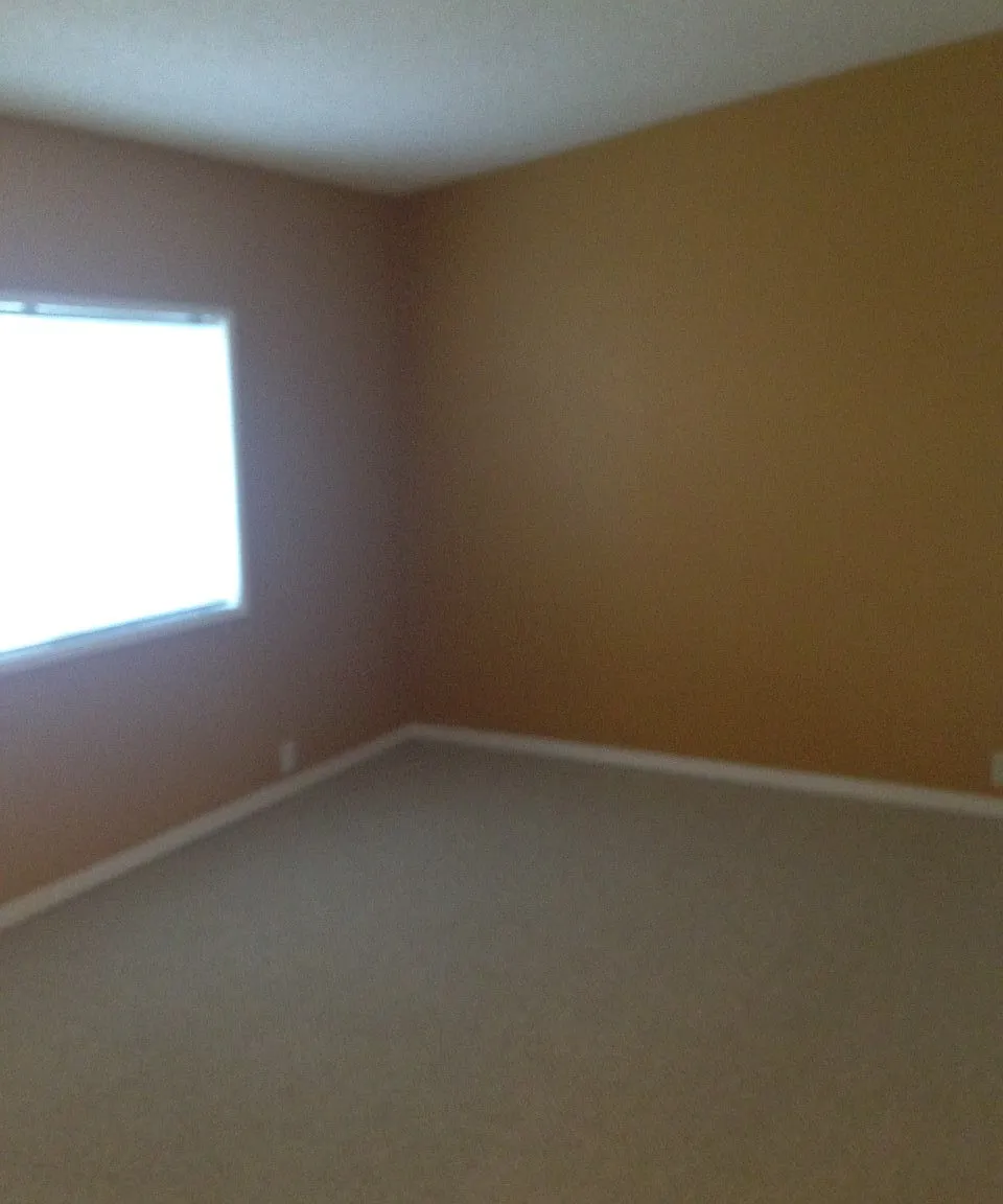 4 bed, 1440 sqft, $2,200 — Photo 2