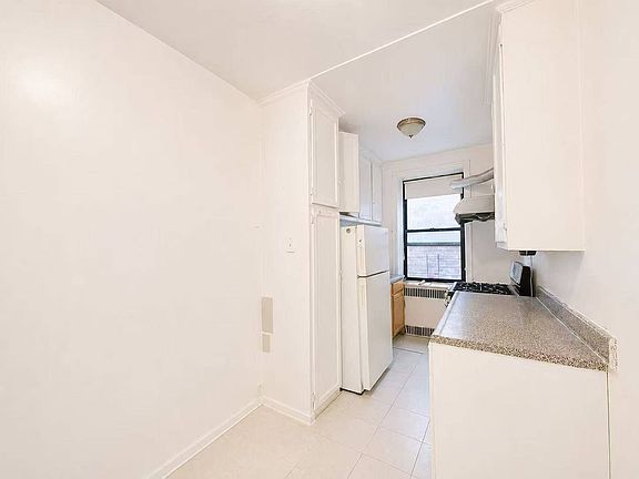 4th image of 33-38 Parsons Blvd APT 5E