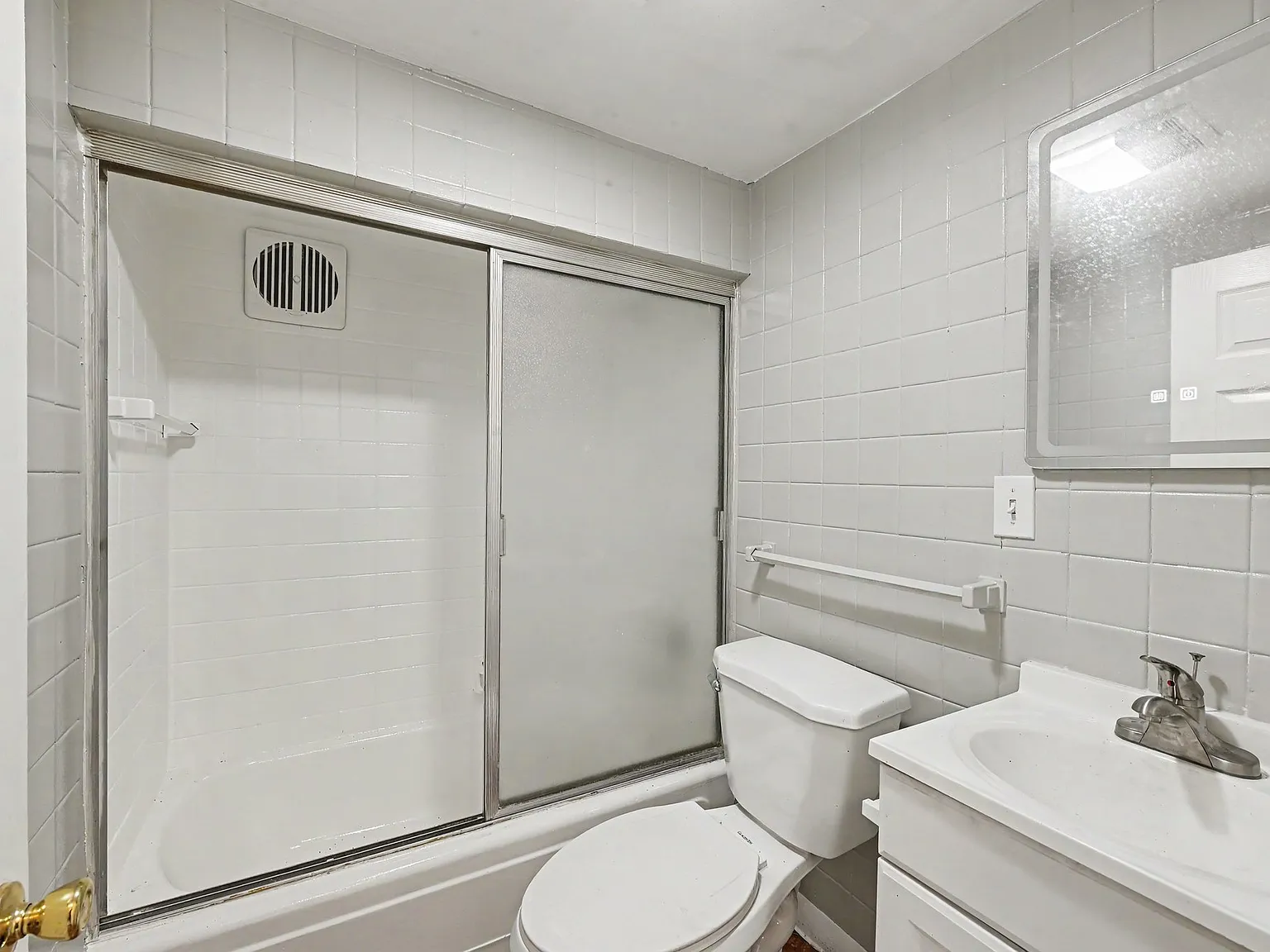 3 bed, 1200 sqft, $1,795 — Photo 3