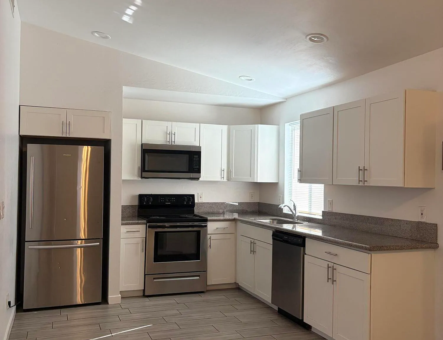 1 bed, 1.0 bath, 587 sqft, $1,500 — Photo 3