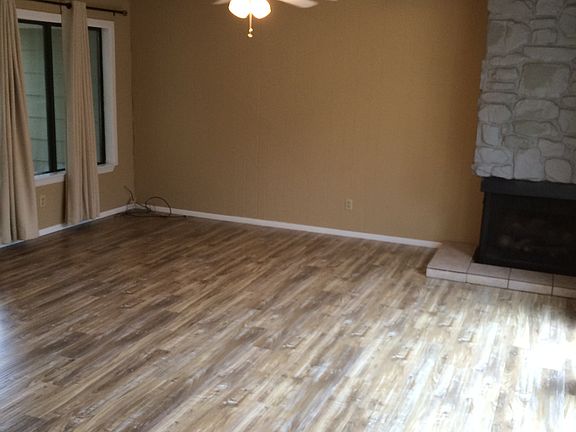 3rd image of 2723 Indian Creek Blvd
