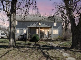 458 E 1950th Rd, Baldwin City, KS 66006