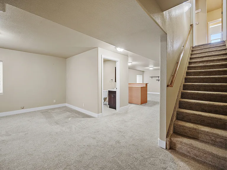 1321 Alveston St — Photo 37