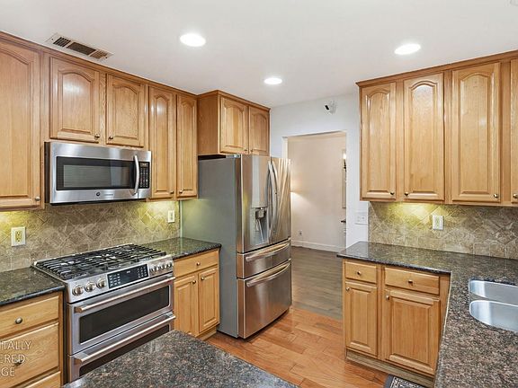 4th image of 8264 Canyon Oak Dr