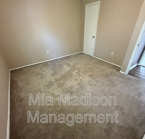 9406 Dunwoody Dr — Photo 21