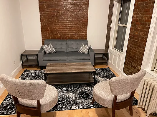 Rented by LJ Sloane Management | media 28