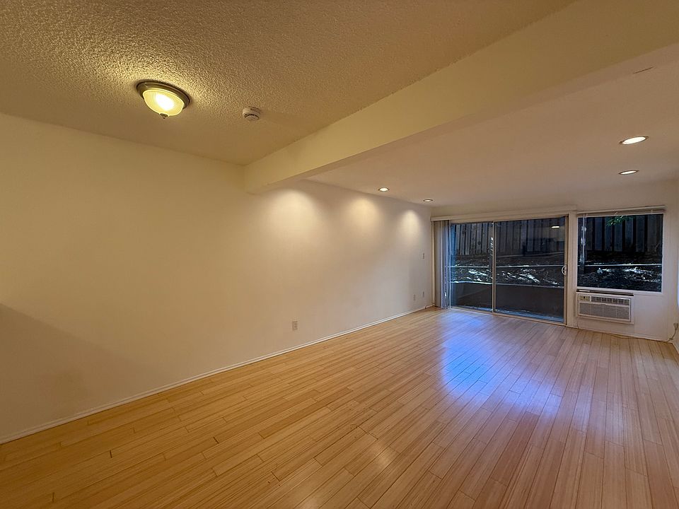 1st image of 4208 Russell Ave #4