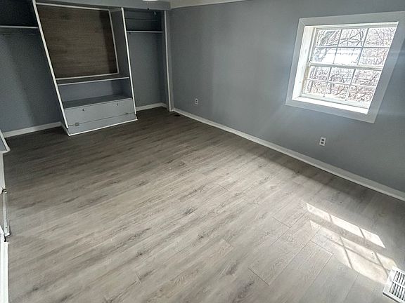 5th image of 1809 Worth St