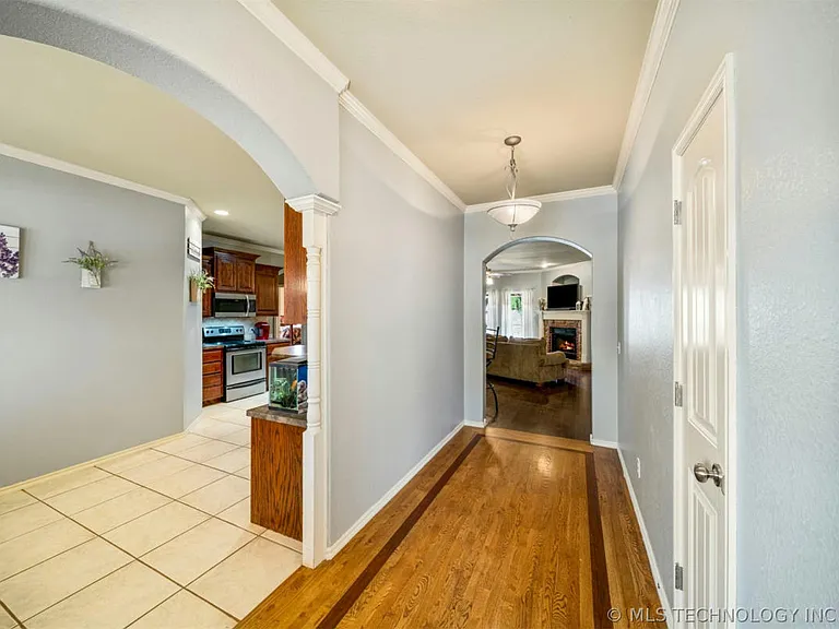 26545 Foxen Dr — Photo 5