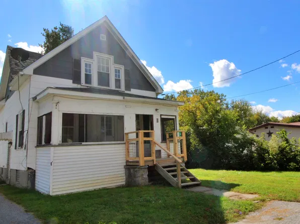 100 Vantine Avenue, Alburgh, VT 05440