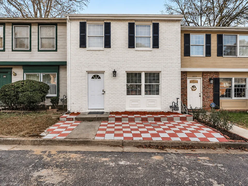 8802 Long Beach Cir