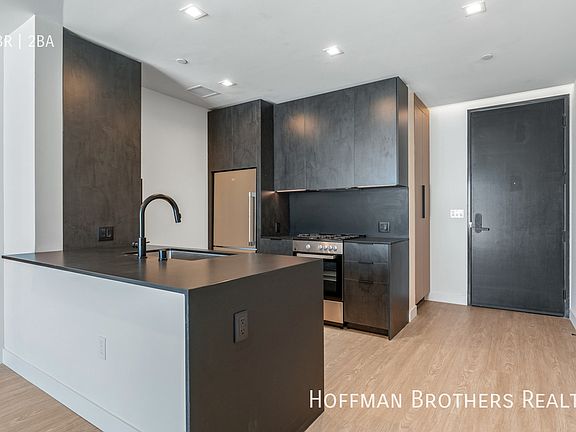 2nd image of 3686 Overland Ave #Penthouse 21