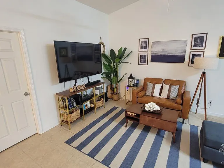 4110 Spinnaker Pl — Photo 2