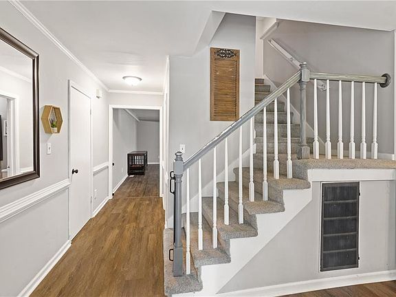 5th image of 9614 Spring Branch Dr