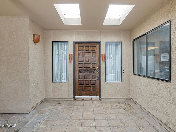 3rd image of 8651 N Avenida Amatista