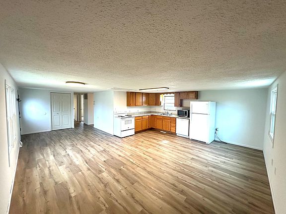 3rd image of 1005 3rd Ave