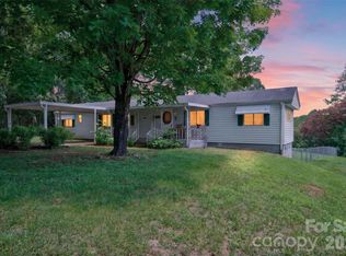 2753 Fairwood Dr, Hudson, NC 28638