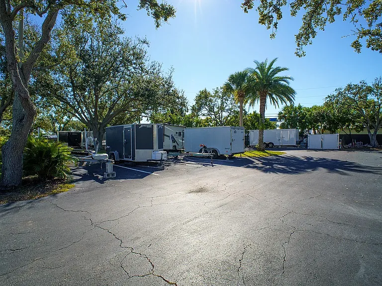 1332 Pasadena Ave S #205 — Photo 35