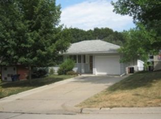 2808 S Paxton St, Sioux City, IA 51106