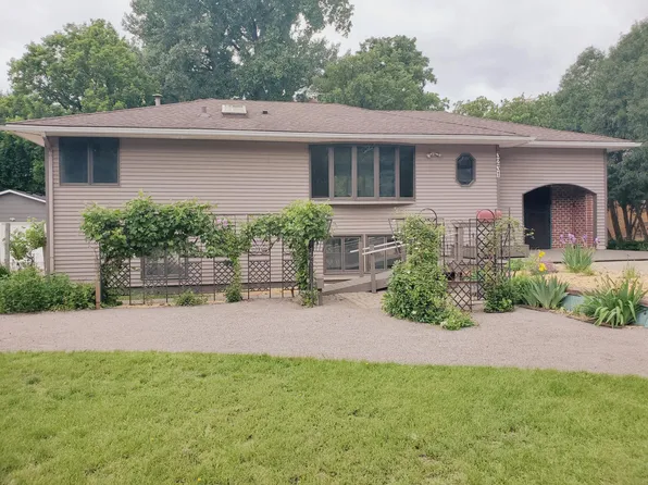 3231 Scott Ave N, Golden Valley, MN 55422