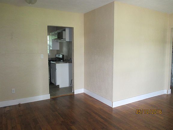 5th image of 510 NW 13th Ter