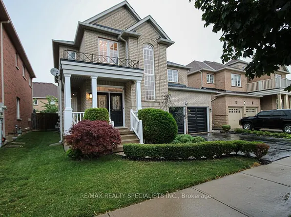 7 Kingspoint Cir, Hamilton, ON L8E 6C5
