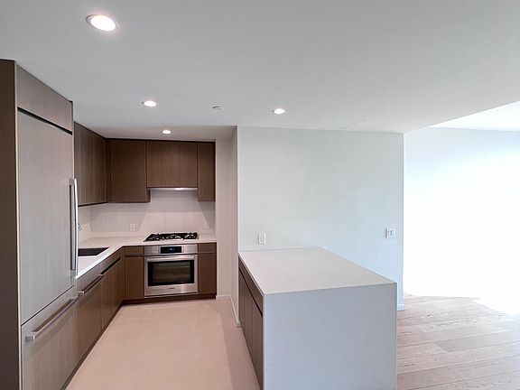5th image of 889 Francisco St Unit 3201