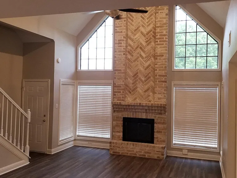 2523 Castle Pl — Photo 6