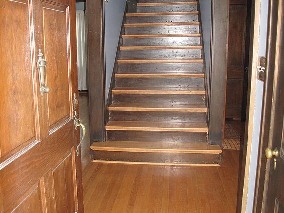 center stair layout