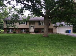 31 Stonewall Dr, Hamden, CT 06518