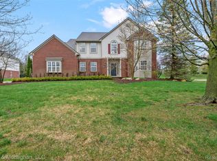 4451 Carriage Hill Ct, Rochester, MI 48306