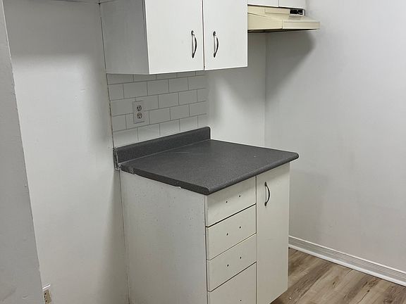 2nd image of 409 Main St E #305