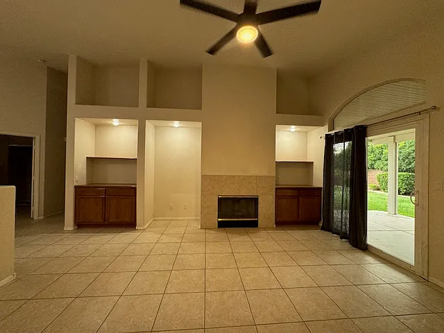 509 First Light St — Photo 9