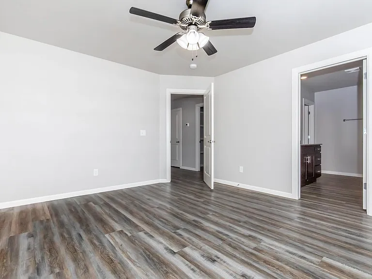 13500 Bluejacket Dr — Photo 9