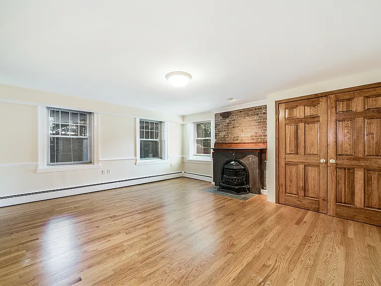 39 N Washington St #1R — Photo 7