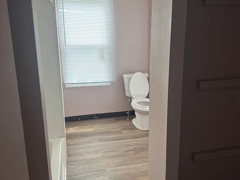 1032 Green St — Photo 10