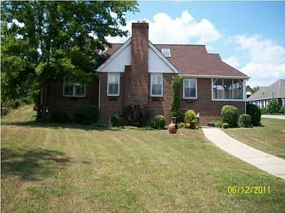 1st image of 111 Tuxedo Cir