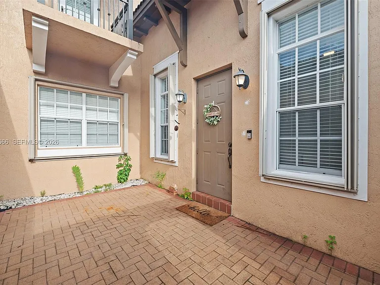 622 SW 147th Ter #1 — Photo 3