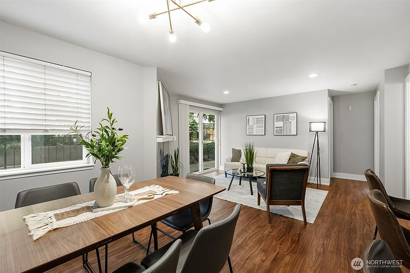 3rd image of 4831 Fauntleroy Way SW #103