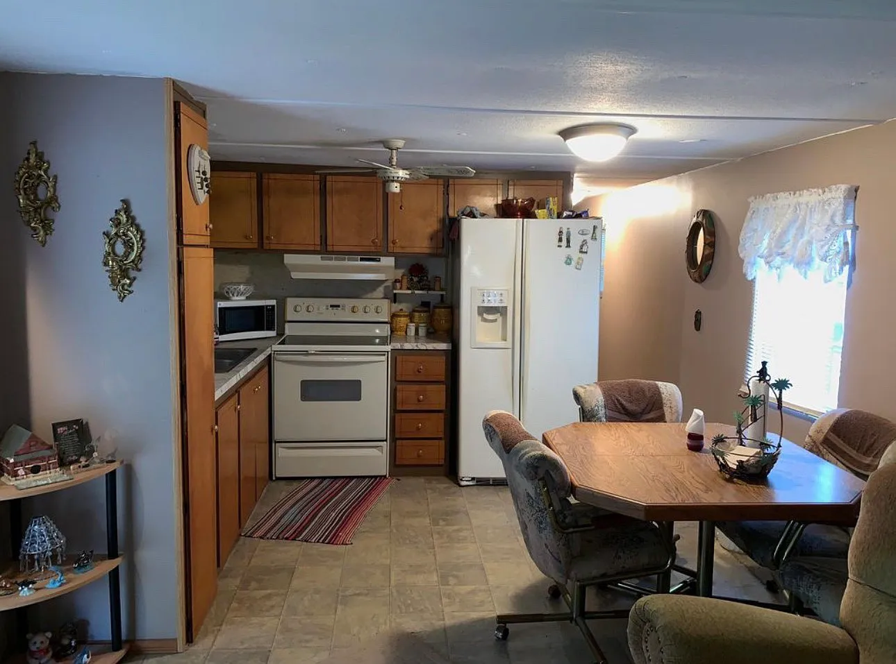 3937 Court St — Photo 2