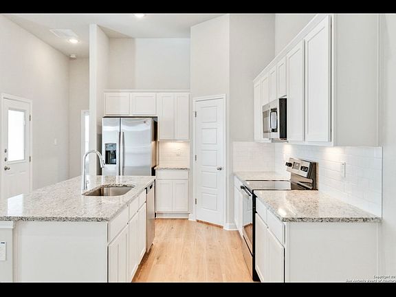 3rd image of 367 Nespral Dr