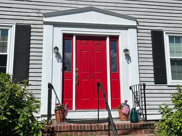 21 Blaney St #1, Swampscott, MA 01907