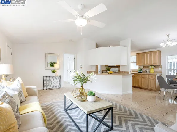 2478 Bourbon Dr #88, Hayward, CA 94545