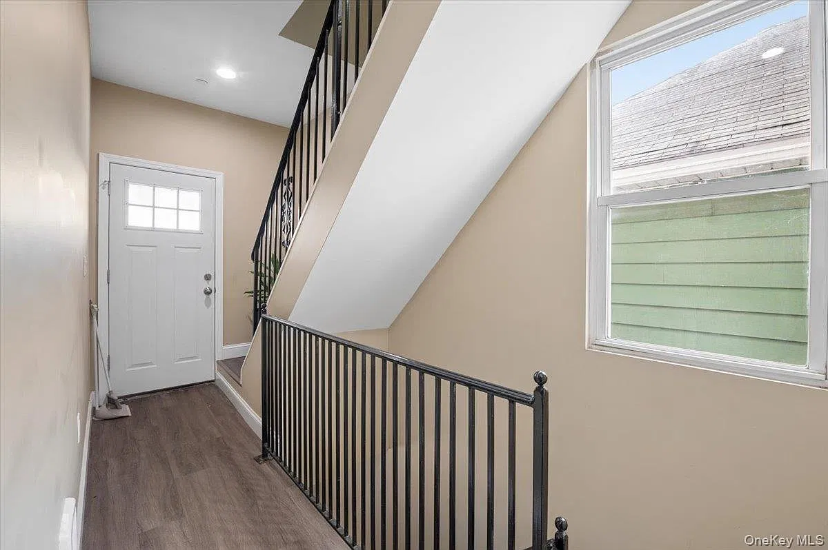 2 bed, 1.0 bath, 1100 sqft, $2,800 — Photo 3