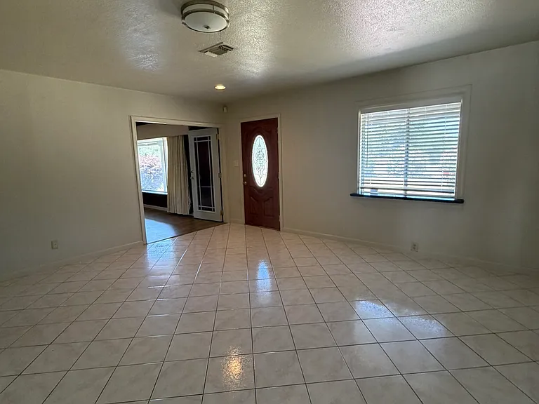 25212 N Cherokee Ln — Photo 9