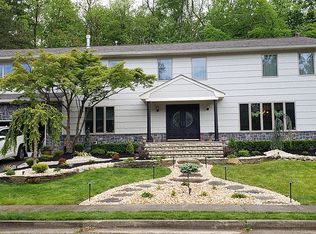 30 Brookside Cir, Marlboro, NJ 07746