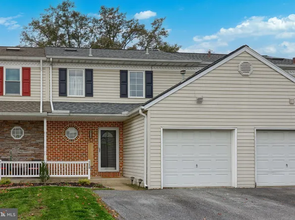 230 Parklawn Ct, Lancaster, PA 17601