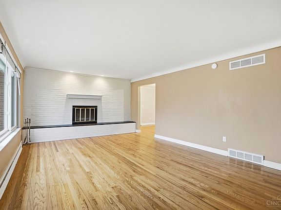 4th image of 11605 Woodwind Dr