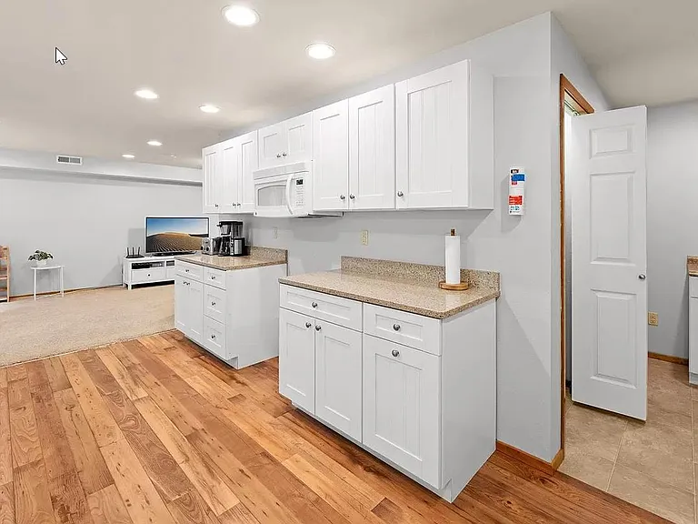 3688 NW Jameson Dr — Photo 10