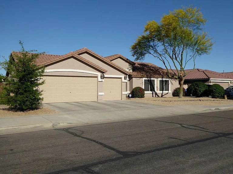 6810 S 15th Pl — Photo 7